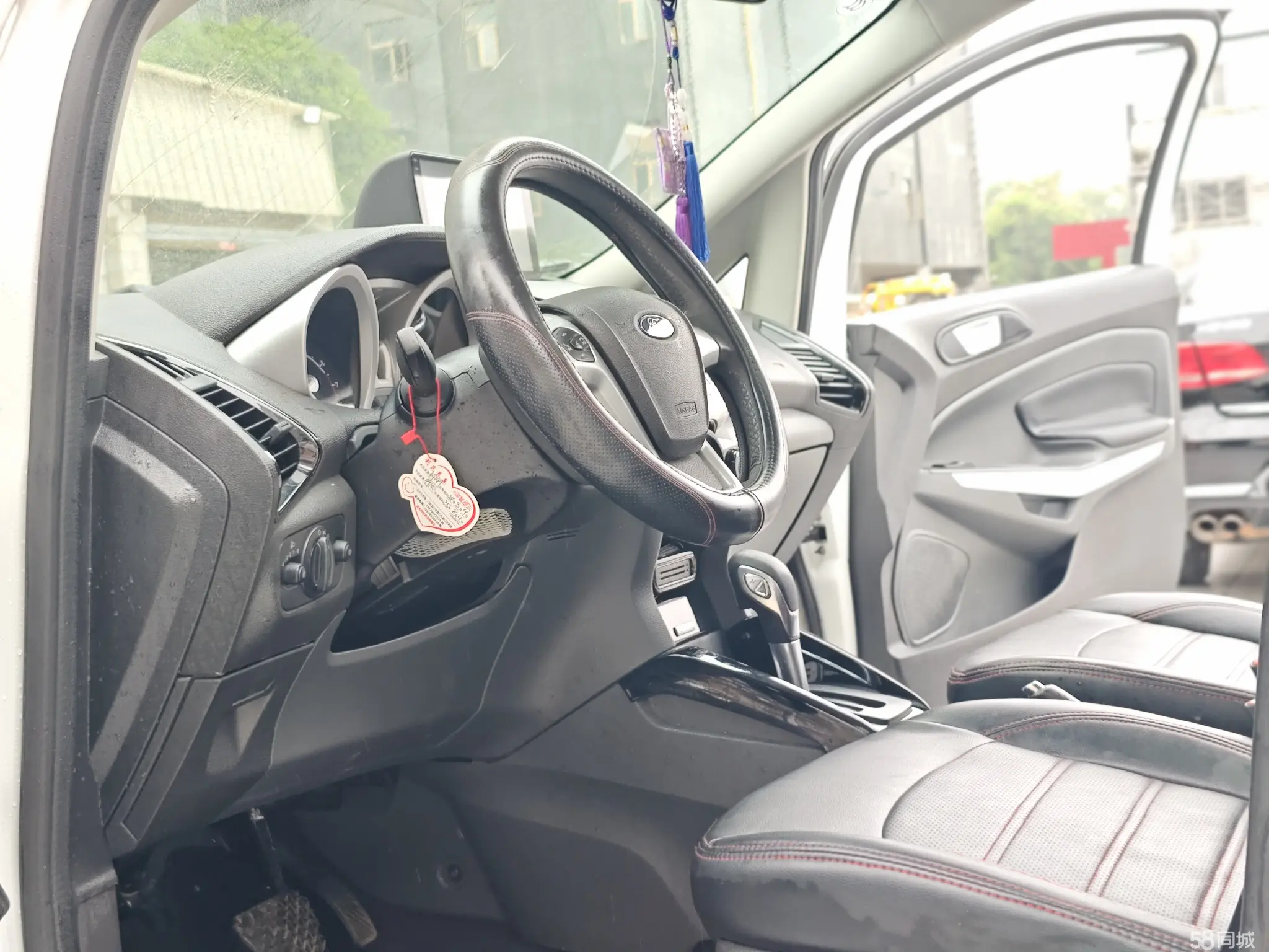 Ford EcoSport 2016 изображение автомобиля #12