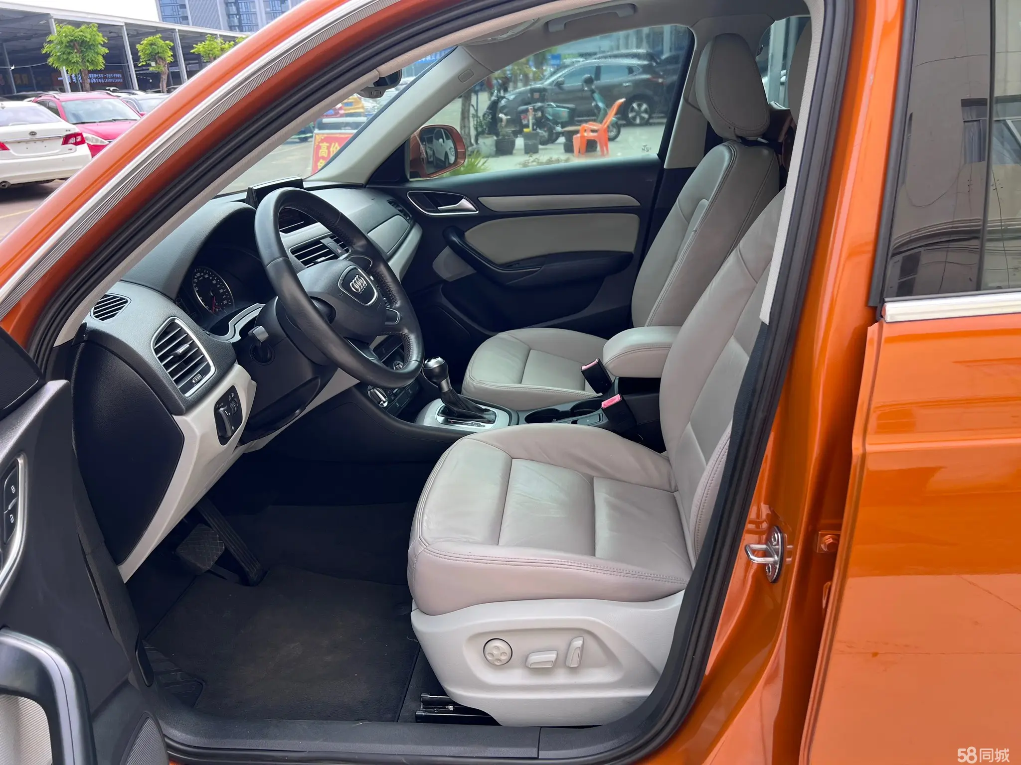 Audi Q3 2013 car image #12