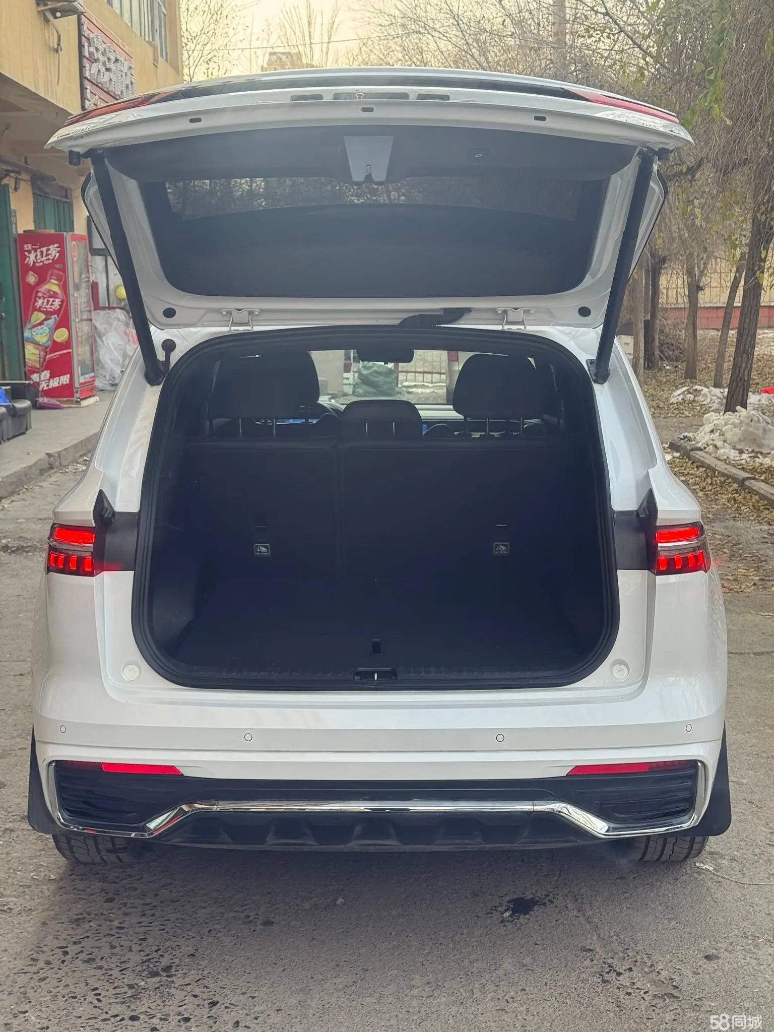 GEELY Monjaro 2024 car image #12