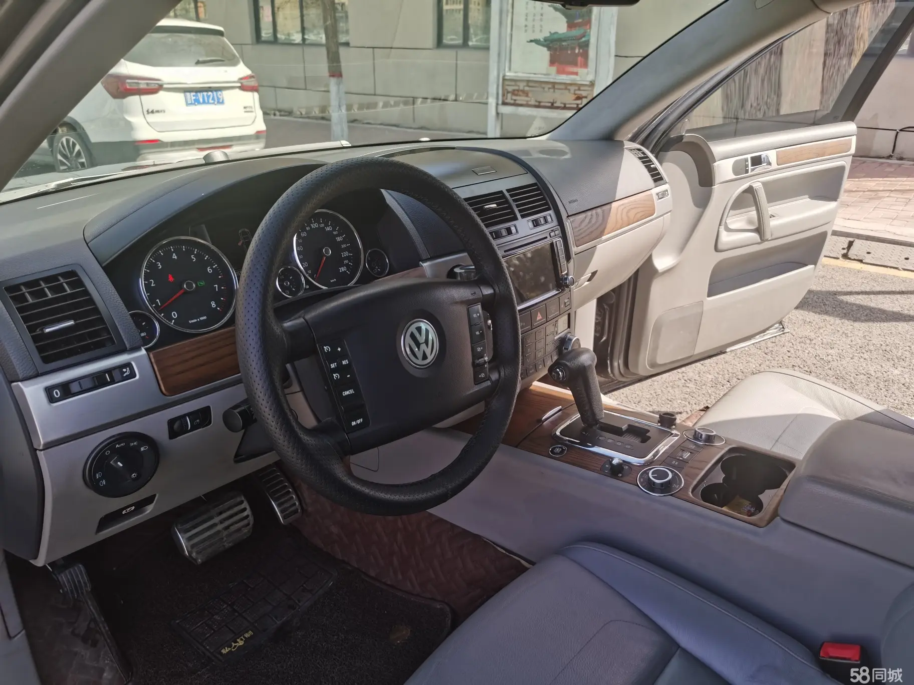 Volkswagen Touareg 2008 car image #12