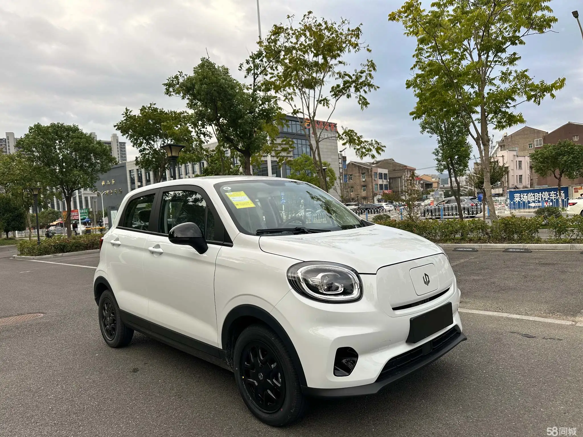 零跑汽车 零跑T03 2025 汽车图片 #12