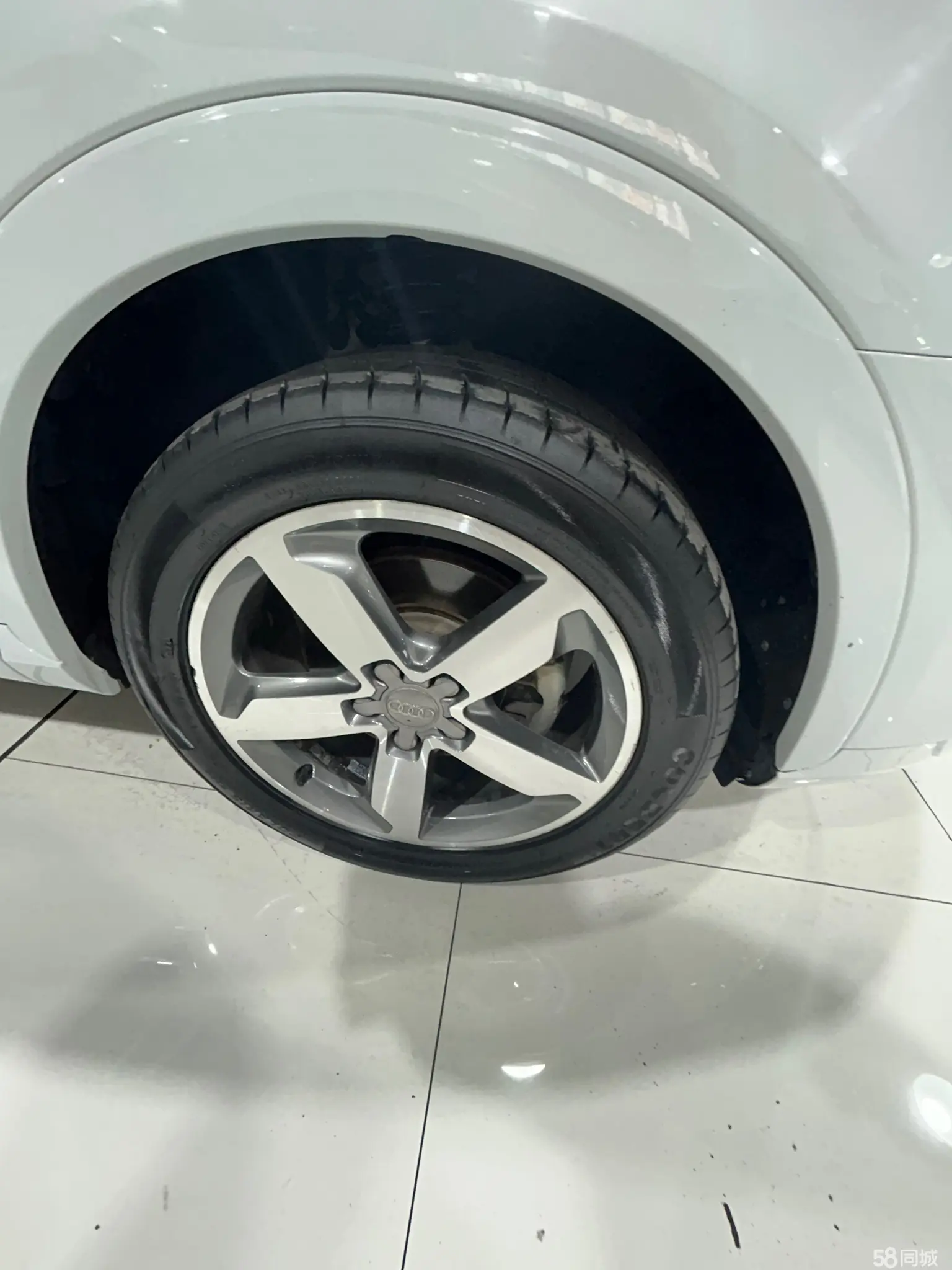 Audi Q3 2016 car image #12