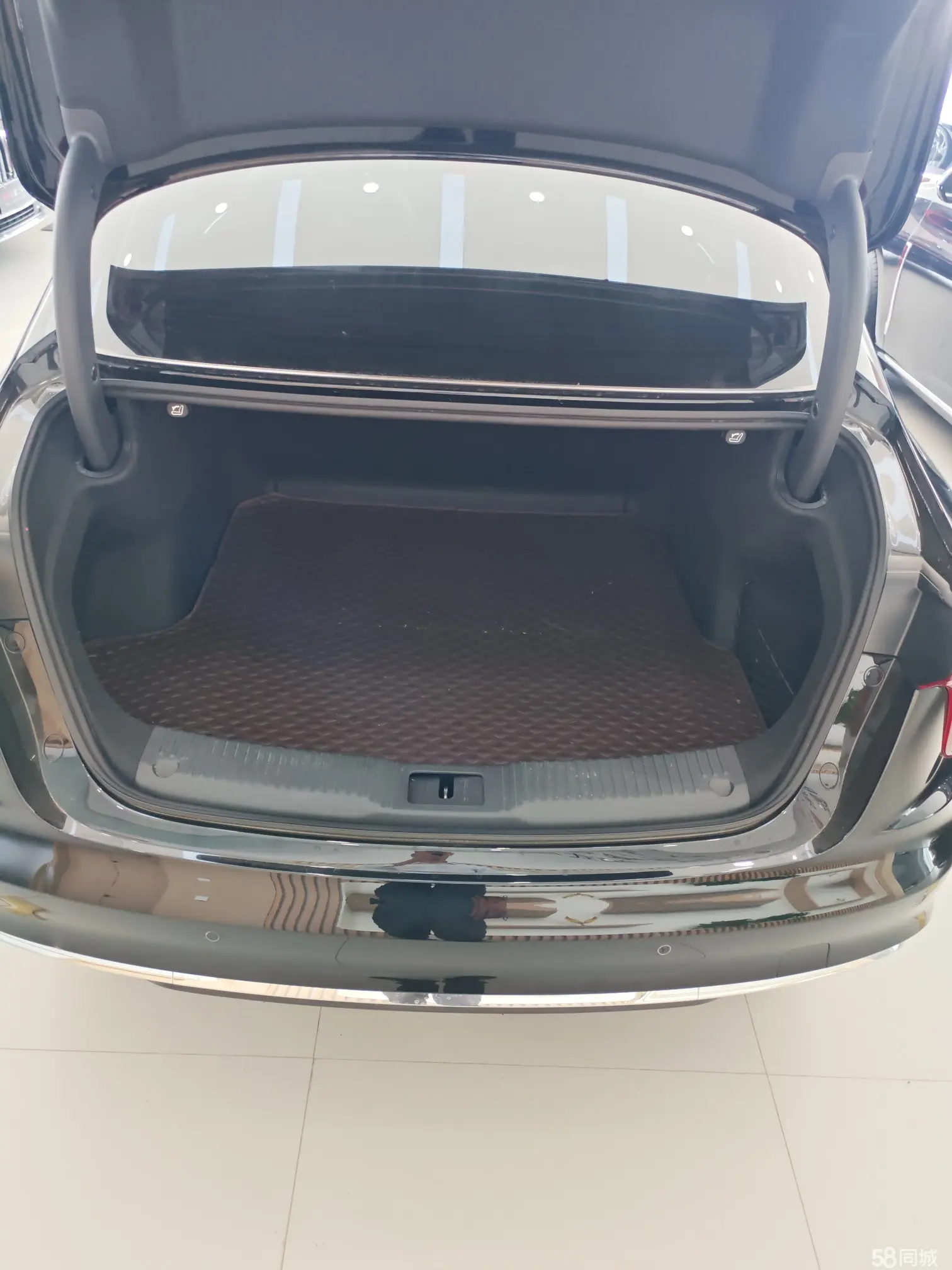 HongQi H5 2023 car image #12