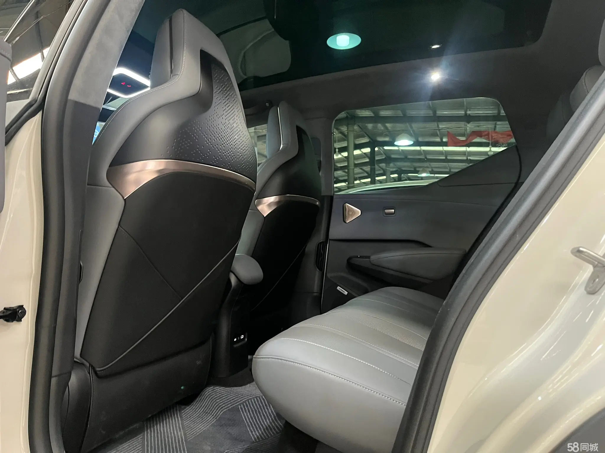 极氪 极氪X 2023 汽车图片 #12