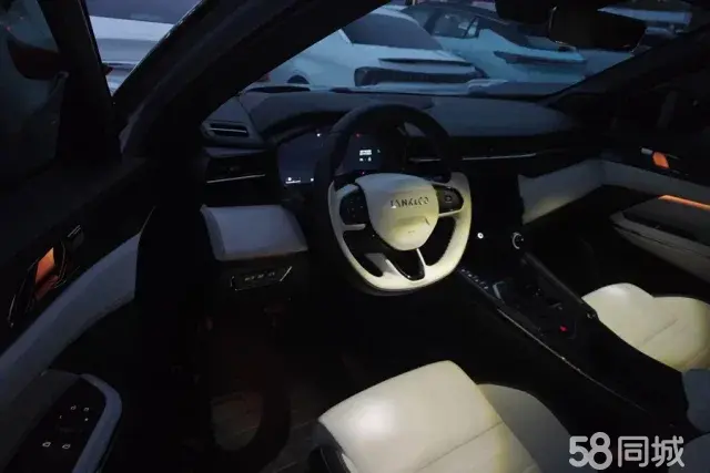 Lynk & Co 01 EM-P 2022 car image #12