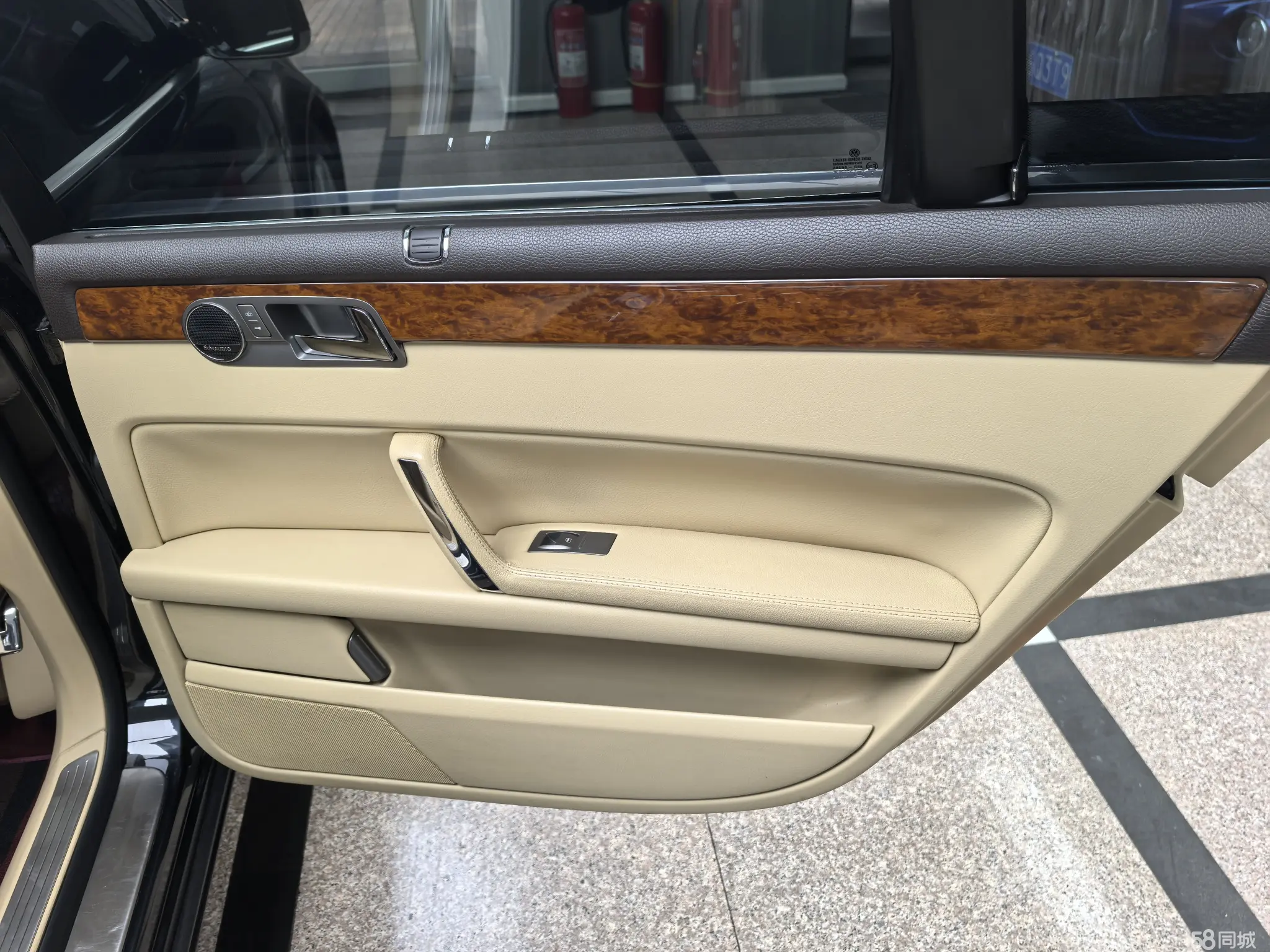 Volkswagen Pheaton 2011 immagine di auto #12