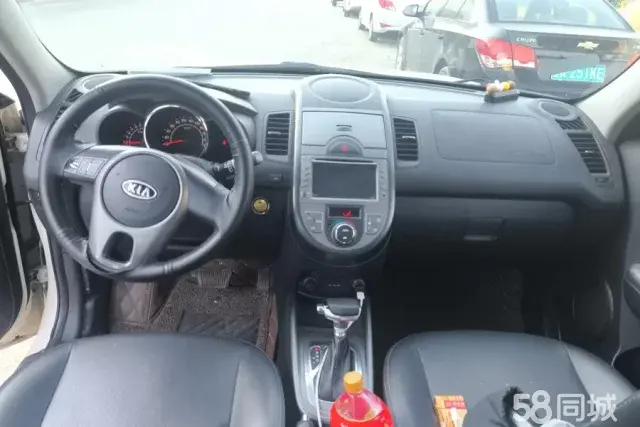 起亚 秀尔 2015 汽车图片 #12