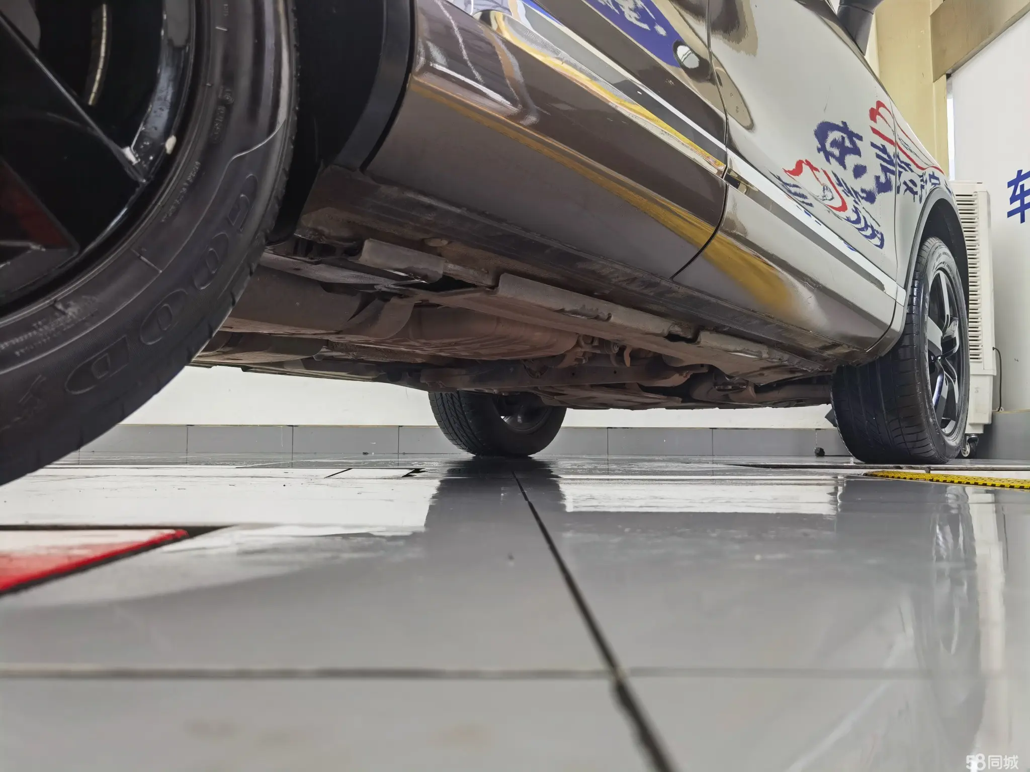 Volkswagen Touareg 2012 car image #12