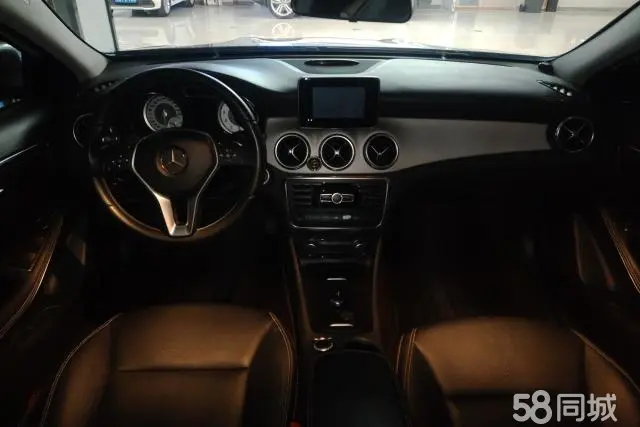 Mercedes-Benz GLA Class 2016 car image #12