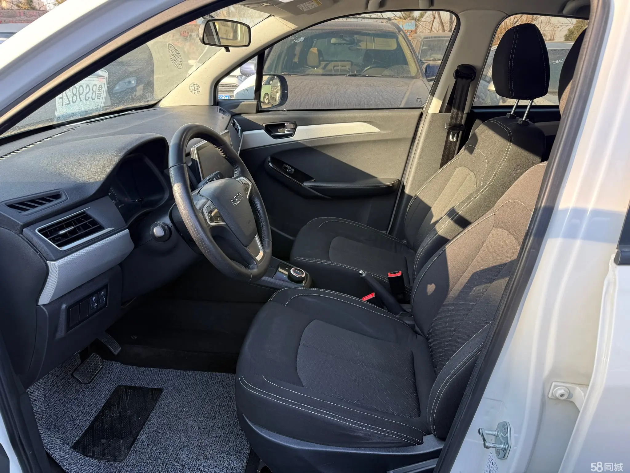 哪吒汽车 哪吒N01 2020 汽车图片 #12