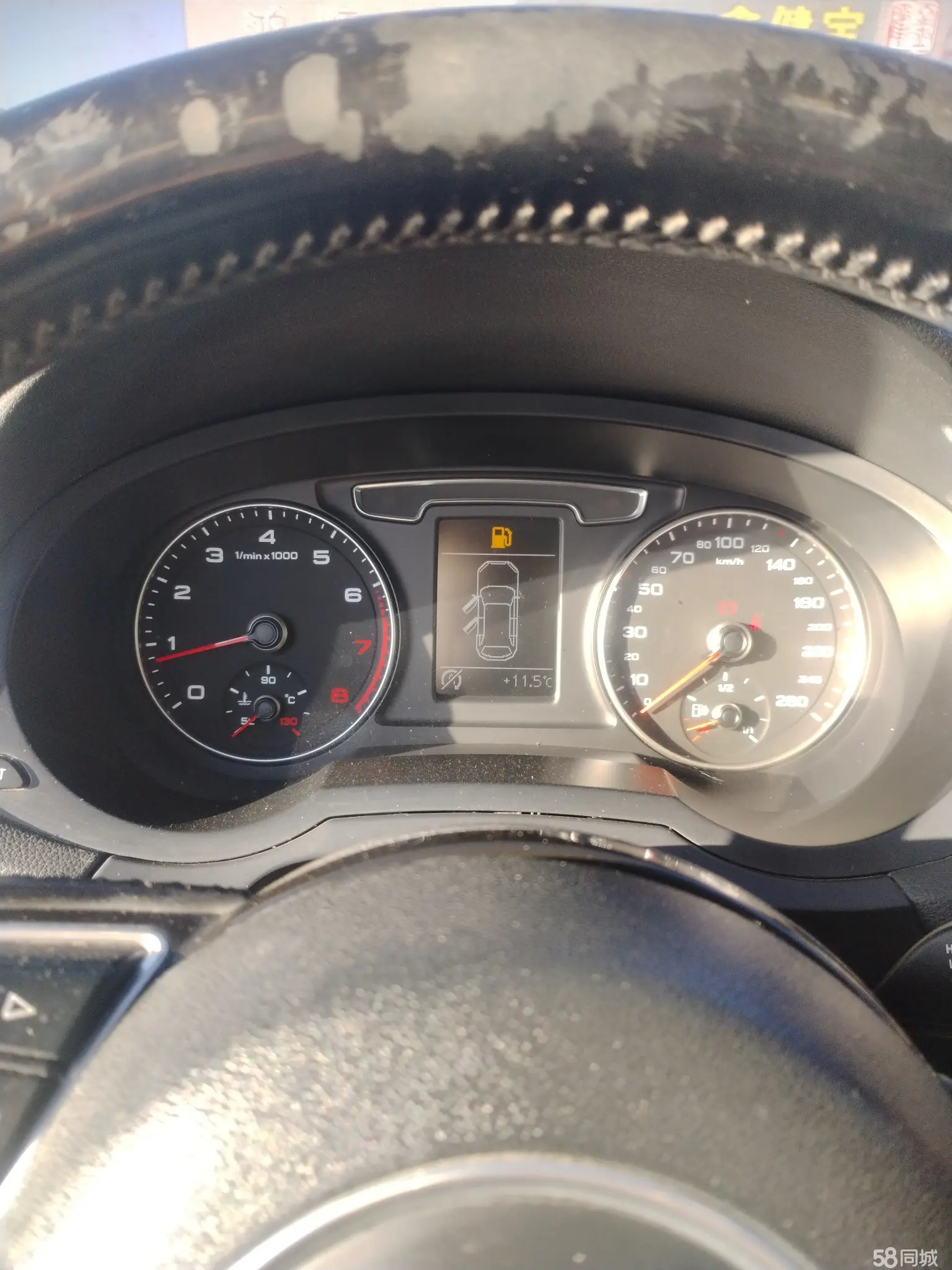 Audi Q3 2016 car image #12