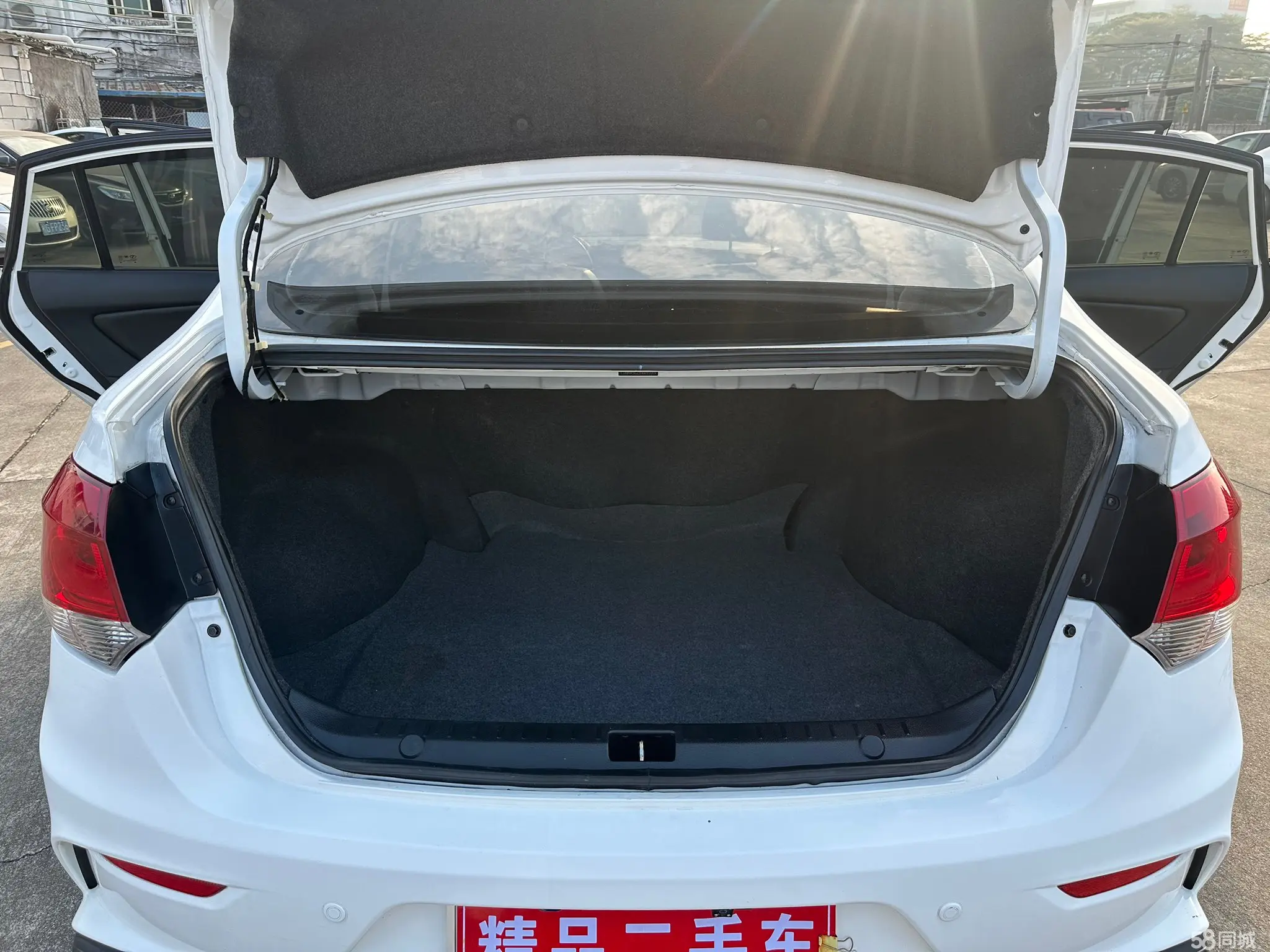 Soueast V5 Lingzhi 2017 #12 Soueast V5 Lingzhi 2017 car image #12