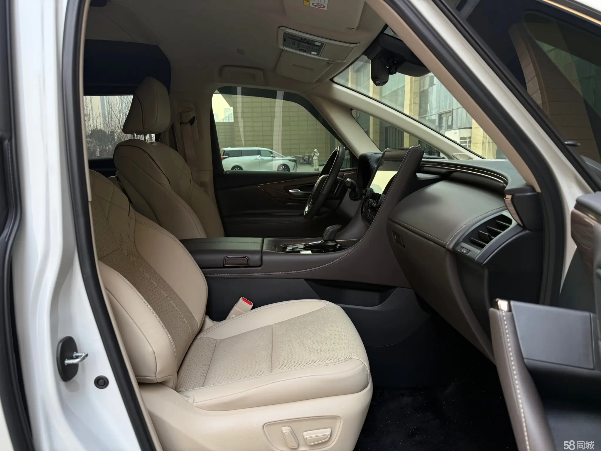 Toyota Alphard 2024 car image #12