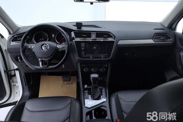 Volkswagen Tiguan L 2018 car image #12