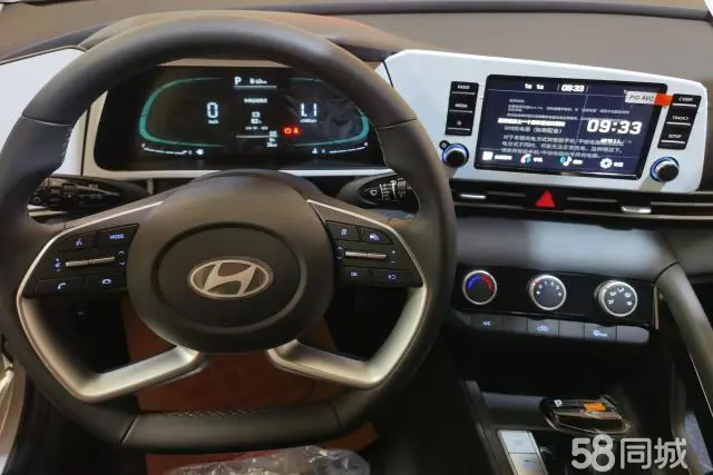 Hyundai Elantra 2025 car image #12