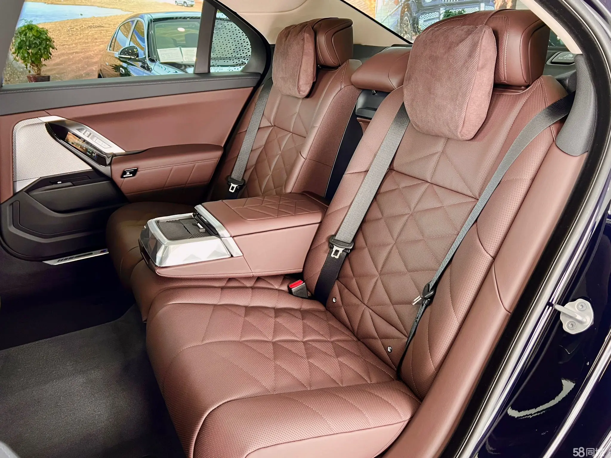 BMW 7 Series 2025 car image #12