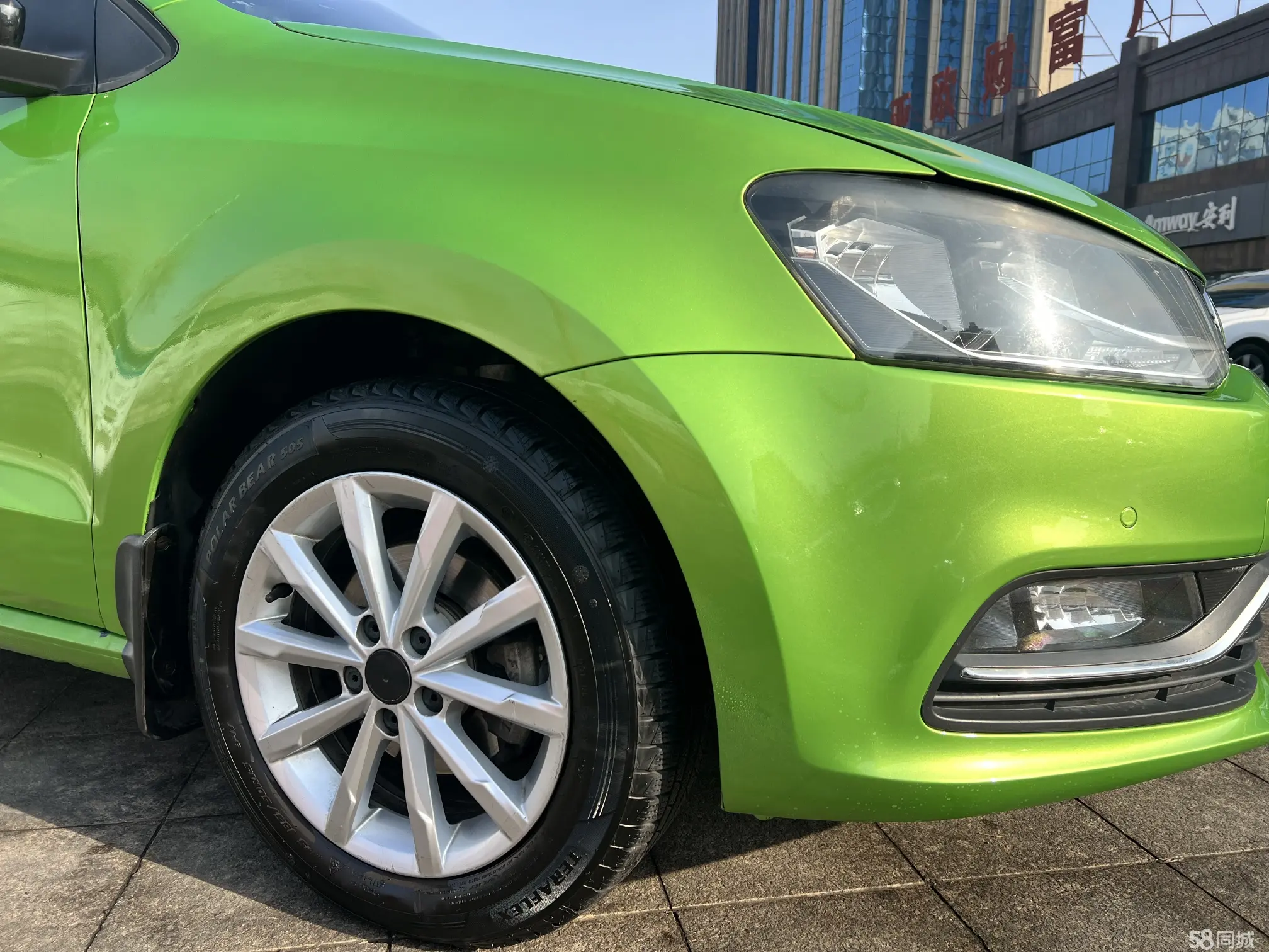 Volkswagen Polo 2015 car image #12