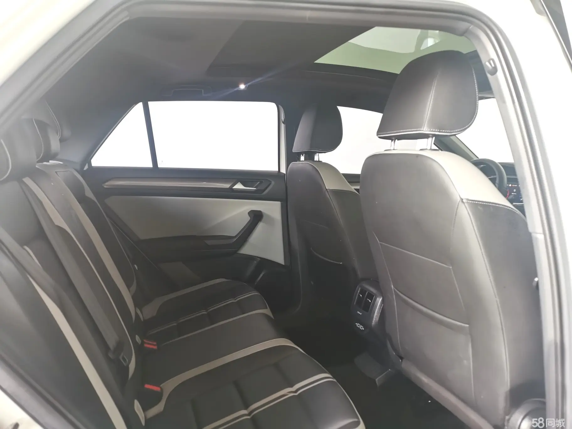 Volkswagen T-Roc 2023 #12 Volkswagen T-Roc 2023 car image #12