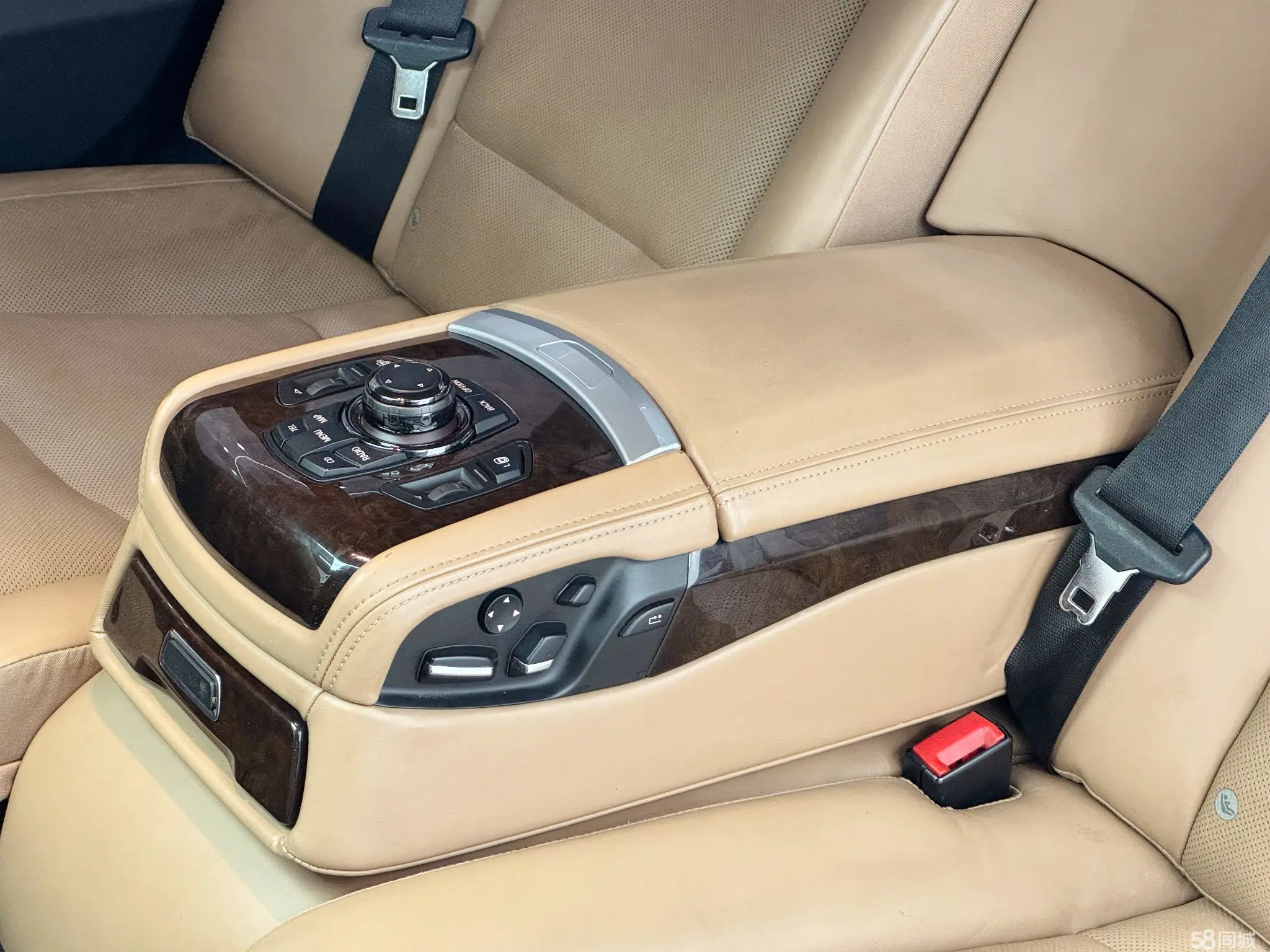 BMW 7 Series 2012 imagem de carro #12