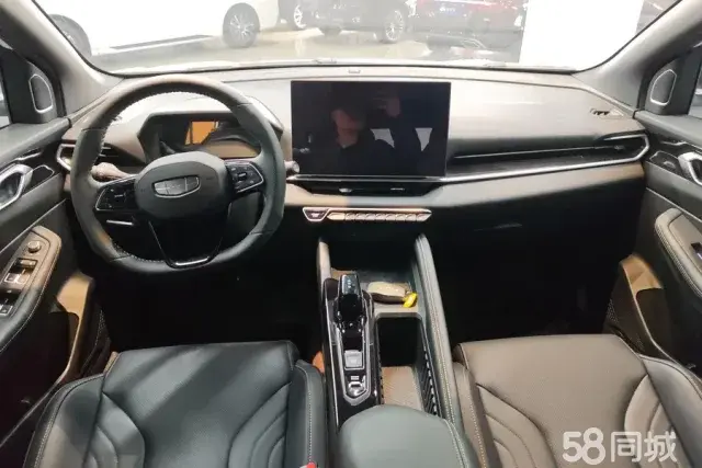 GEELY Coolray 2025 car image #12
