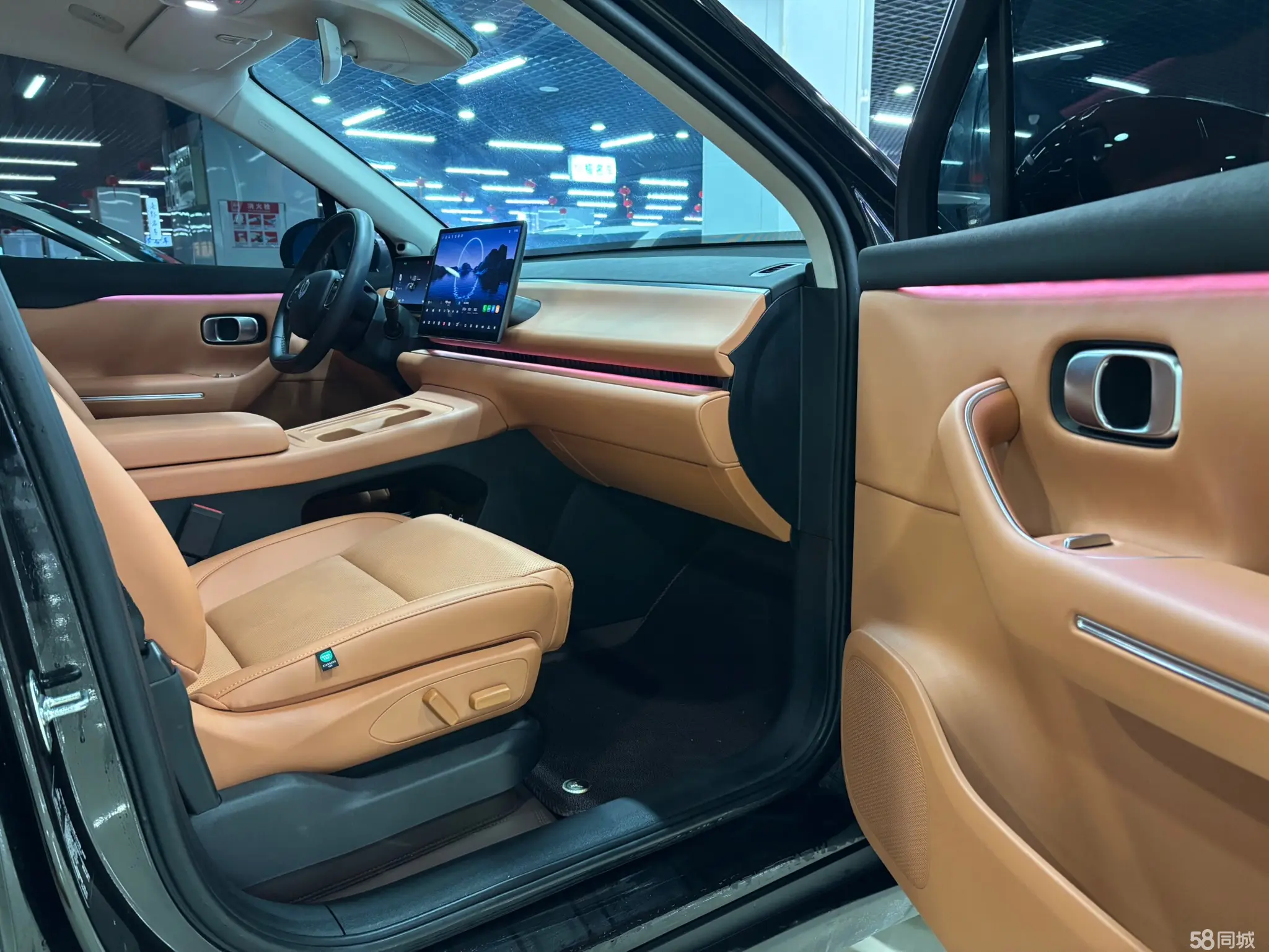 零跑汽车 零跑C16 2025 汽车图片 #12