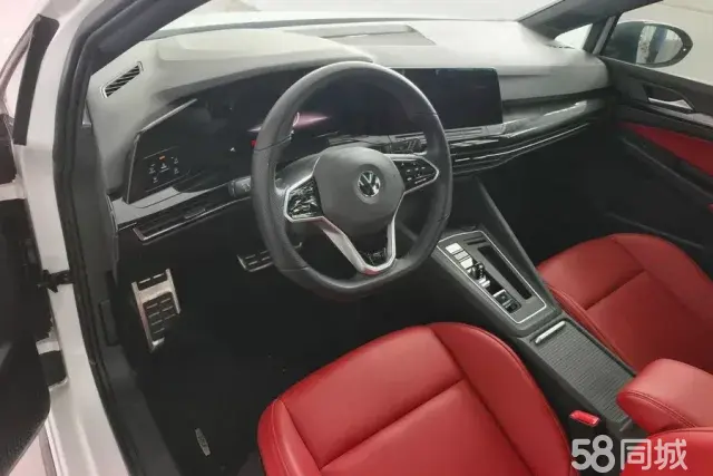 Volkswagen Golf 2023 car image #12