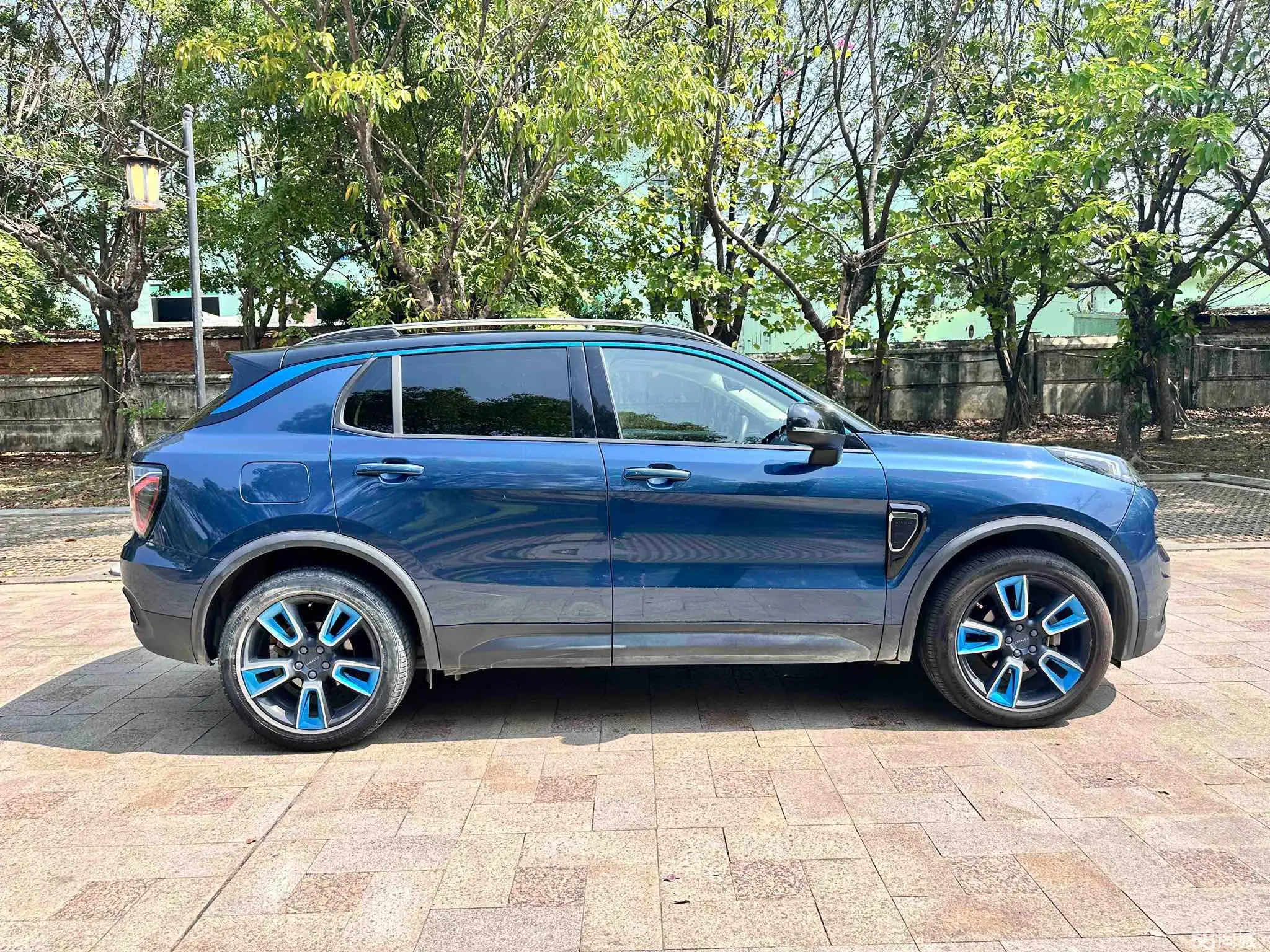 Lynk & Co 01 2018 #12 Lynk & Co 01 2018 car image #12