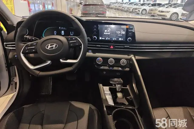 现代 伊兰特 2025 汽车图片 #12