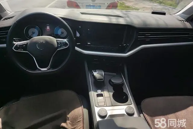 Volkswagen Touareg 2020 car image #12