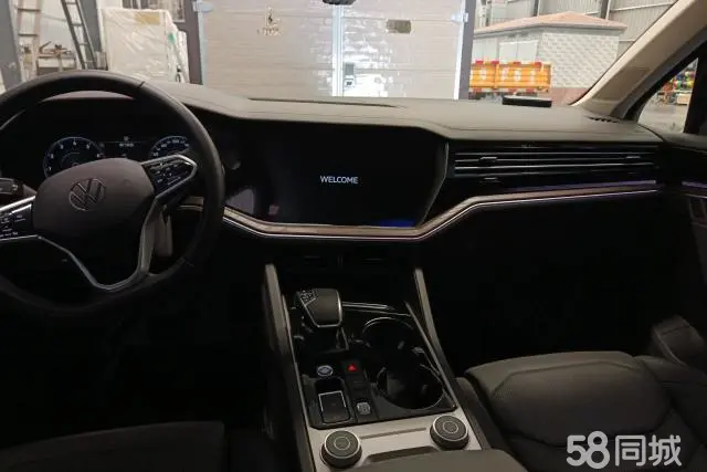 Volkswagen Touareg 2023 car image #12