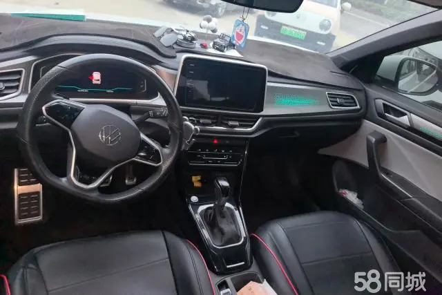 Volkswagen T-Roc 2023 car image #12