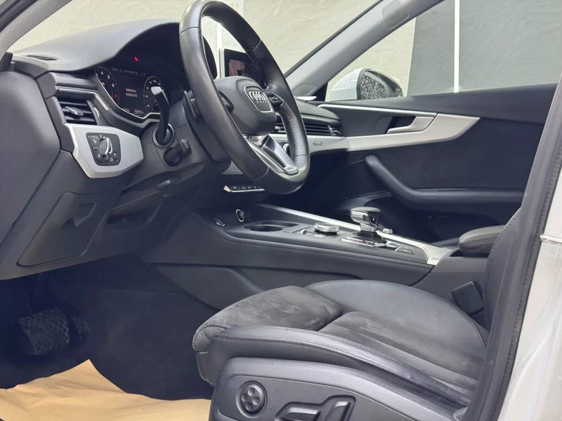 Audi A4 2019 immagine di auto #12