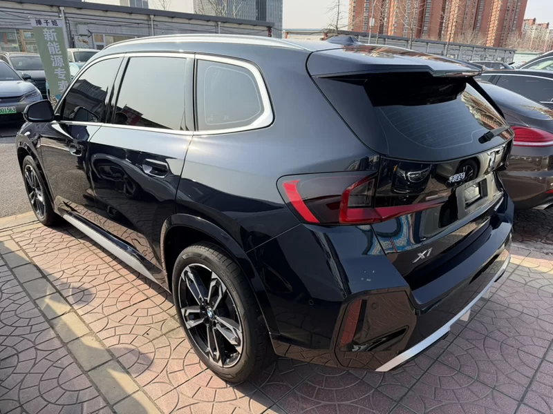 BMW X1 2025 car image #12
