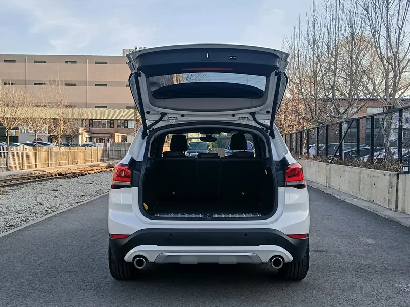 BMW X1 2020 car image #12