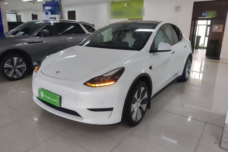 Tesla Model Y 2023 #2 Tesla Model Y 2023 car image #2