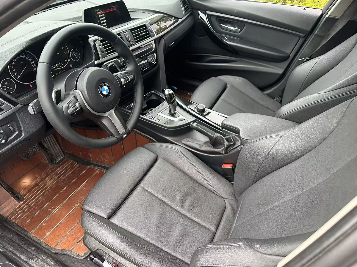 BMW 3 Series 2018 car image #6