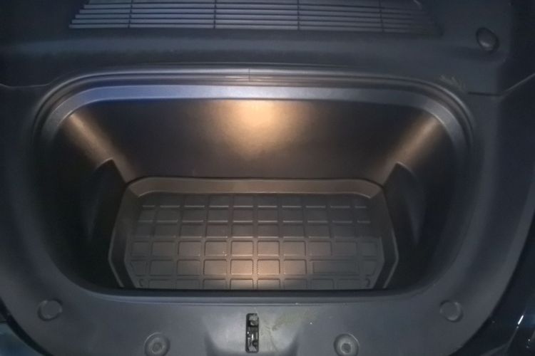 Tesla Model Y 2022 car image #18
