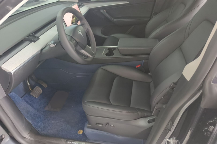 Tesla Model Y 2025 #15 Tesla Model Y 2025 car image #15