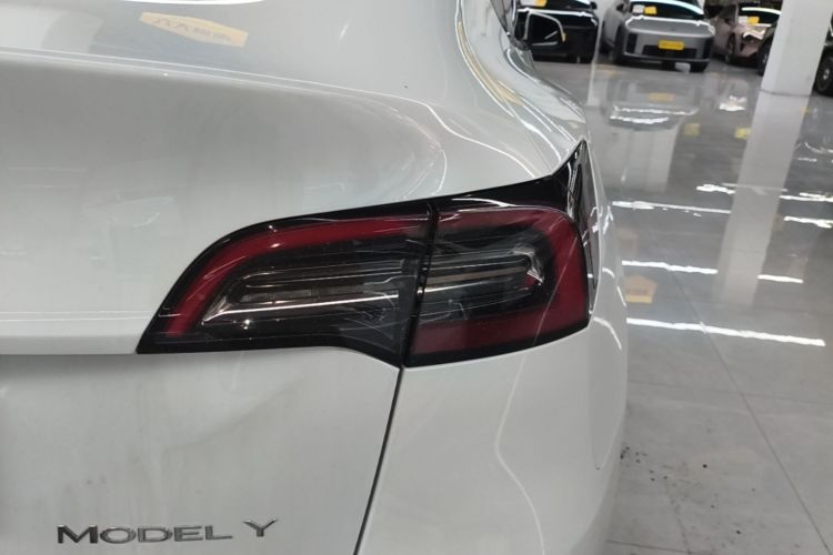 Tesla Model Y 2024 #8 Tesla Model Y 2024 immagine di auto #8