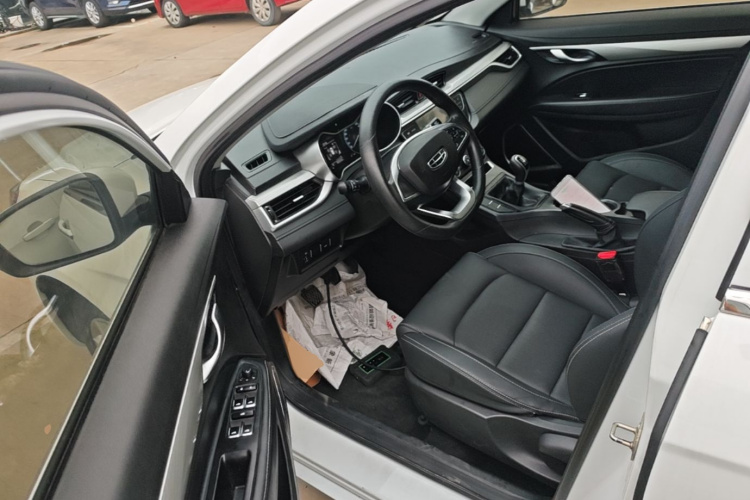GEELY Emgrand 2020 #16 GEELY Emgrand 2020 car image #16