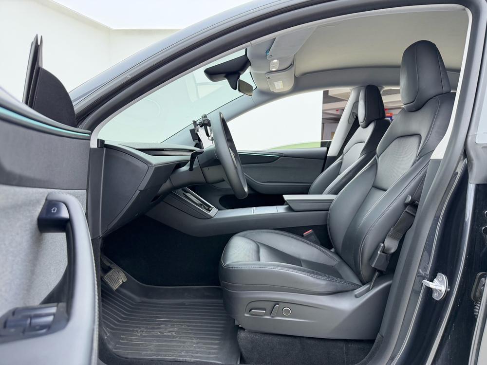 Tesla Model Y 2025 #15 Tesla Model Y 2025 car image #15