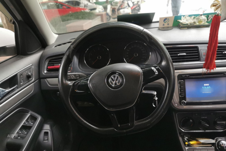 Volkswagen Lavida 2015 car image #12
