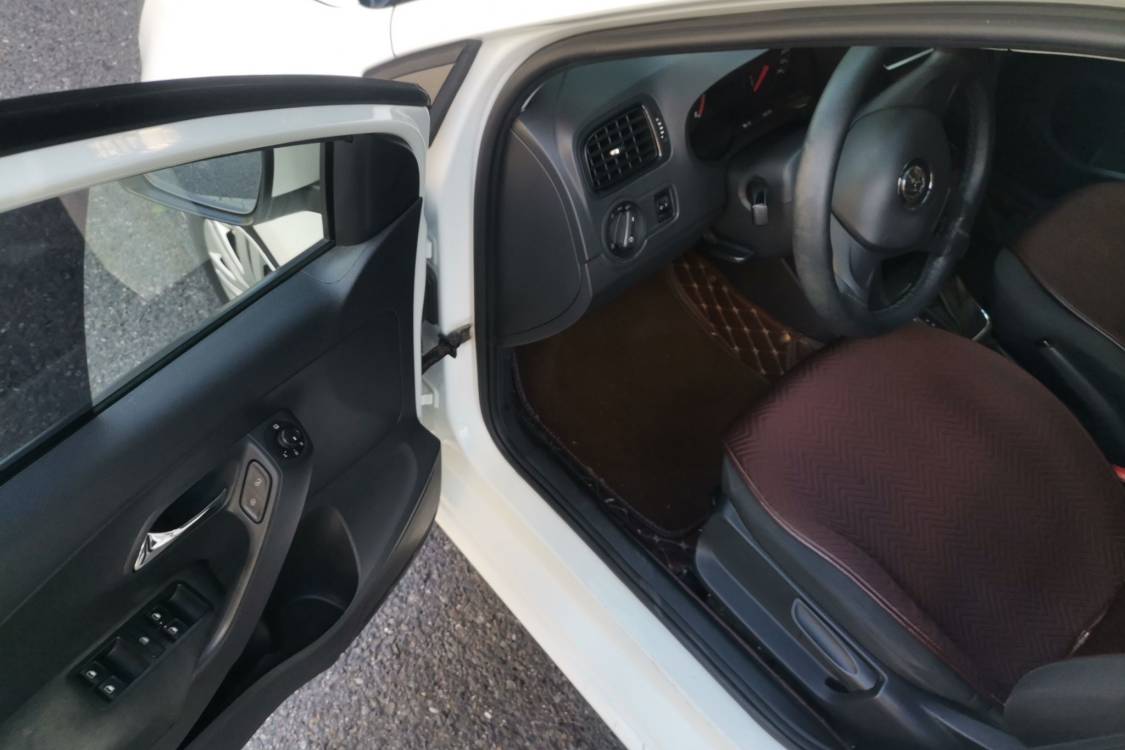 Volkswagen Polo 2016 imagem de carro #23