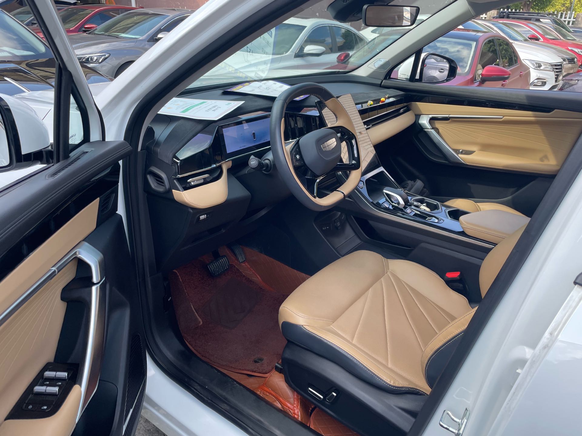 GEELY Boyue L 2023 immagine di auto #4