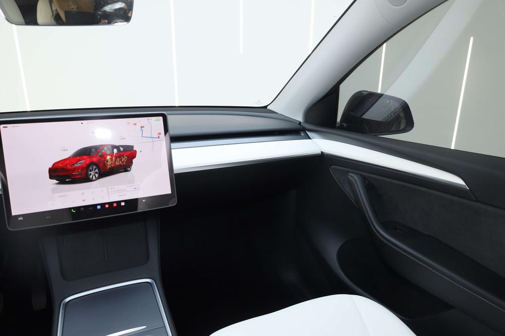 Tesla Model Y 2023 #15 Tesla Model Y 2023 car image #15
