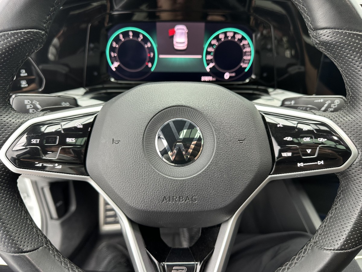 Volkswagen Golf 2024 car image #13