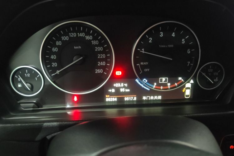 BMW 3 Series GT 2019 immagine di auto #12