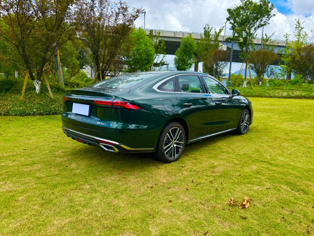 GEELY Emgrand 2025 #7 GEELY Emgrand 2025 car image #7