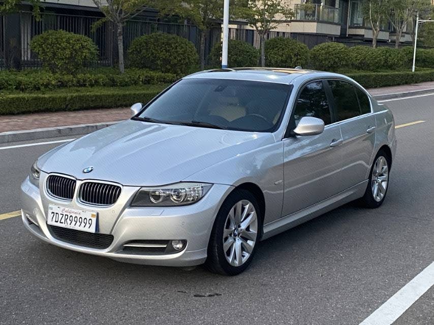 BMW 3 Series 2012 car image 
