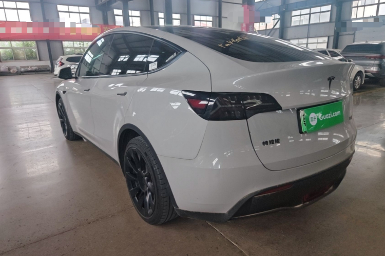 Tesla Model Y 2022 #5 Tesla Model Y 2022 car image #5